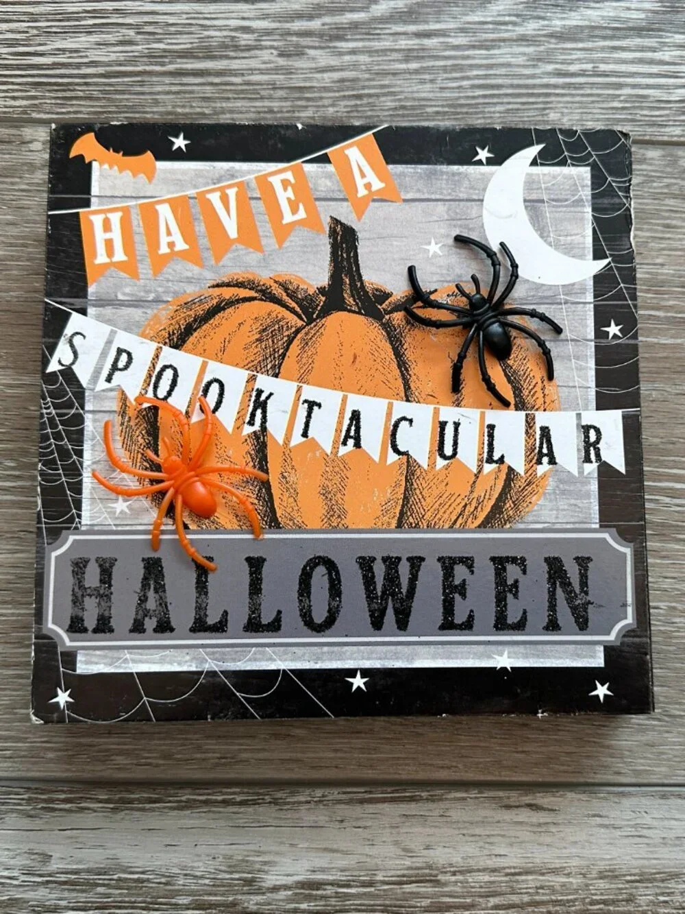 NWT Halloween Shelf Decor Spooktacular Halloween w Spiders & Glitter Accents